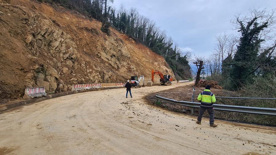 Riapre Al Traffico Dopo La Frana La Provinciale Sul San Baronto Il Tirreno